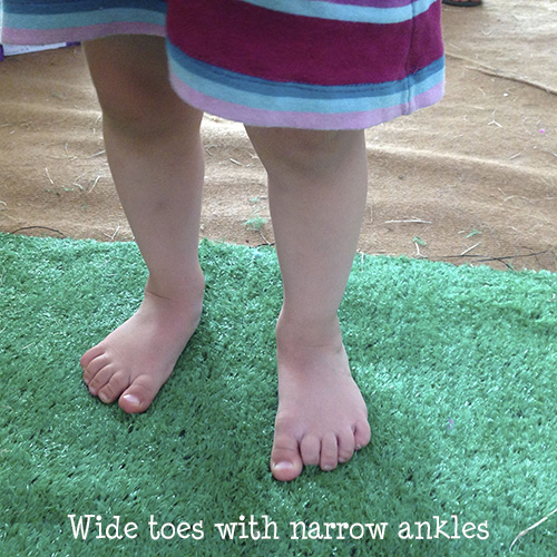 narrow wide feet